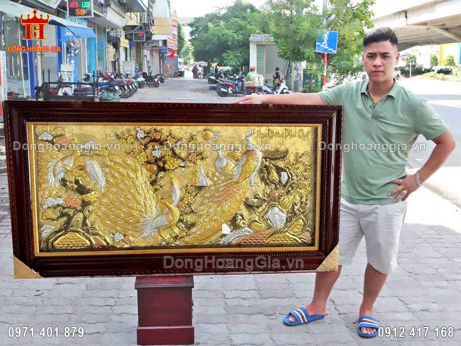 Nguyên liệu chế tác tranh là đồng tấm nhập khẩu có độ bền chắc chắn cao